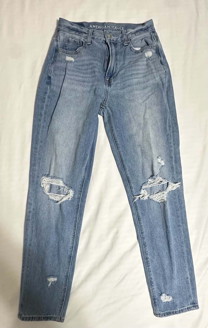 American Eagle Mom Jean Size 0 Destroyed Denim